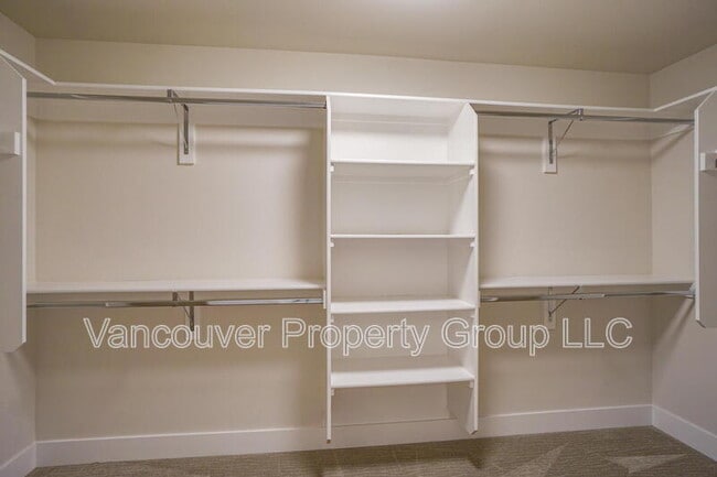 Building Photo - 6604 NE 107th St