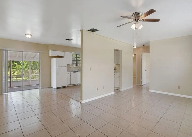 Building Photo - 2/2 w/ office & Flex Space Lakewood Park Home!