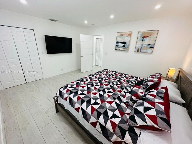 Building Photo - 2802 Jackson St