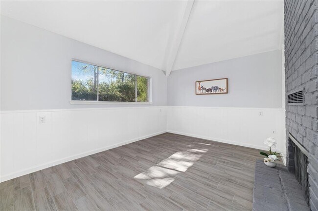 Building Photo - 22122 Woodrose Dr