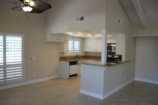 Upgraded kitchen off family room - 24672 La Cresta Dr