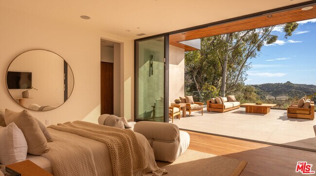 Building Photo - 12752 Mulholland Dr
