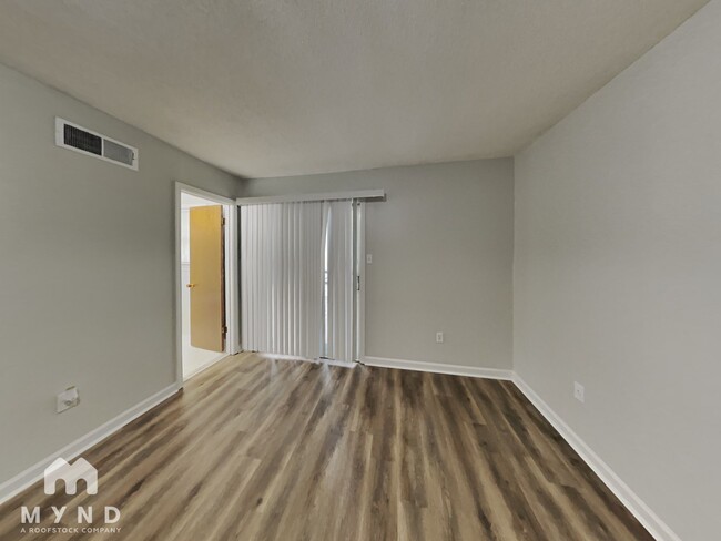 Building Photo - 3859 Hyacinth Dr