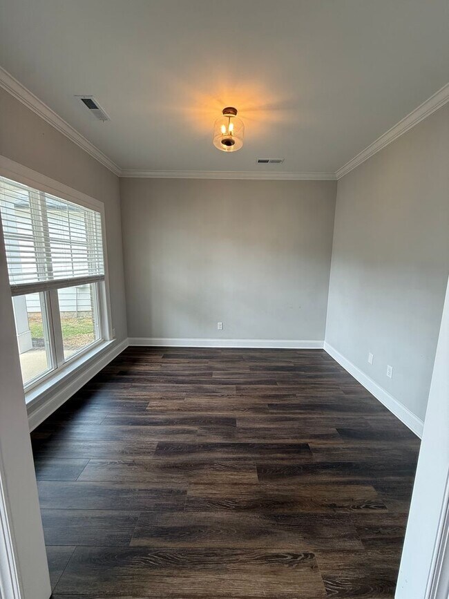 Building Photo - Ooltewah Gem! 3BR Home with Pool + Walking Trails