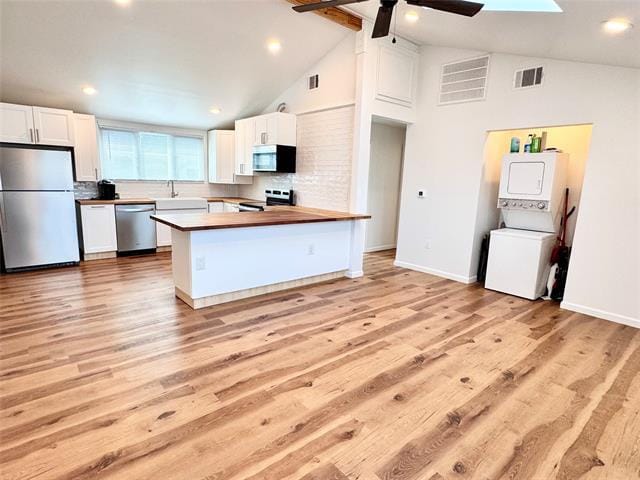 Building Photo - 3414 Navaro St