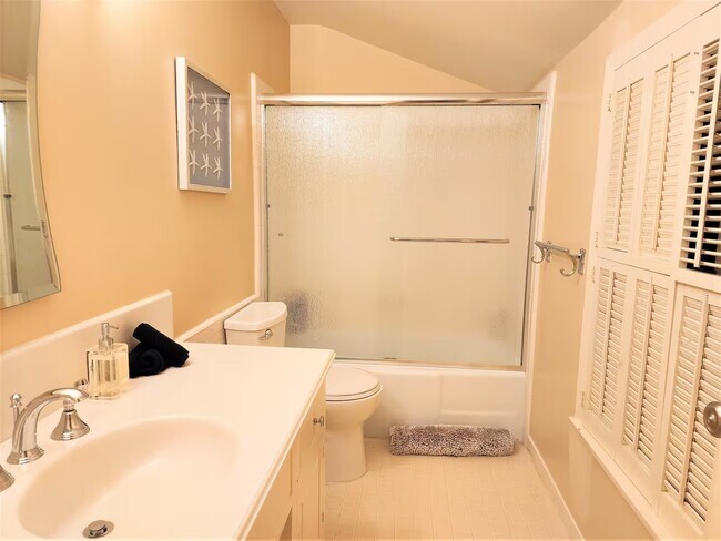 Building Photo - 25567 Willow Pond Ln