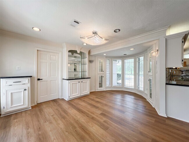 Building Photo - 8107 S Braeswood Blvd