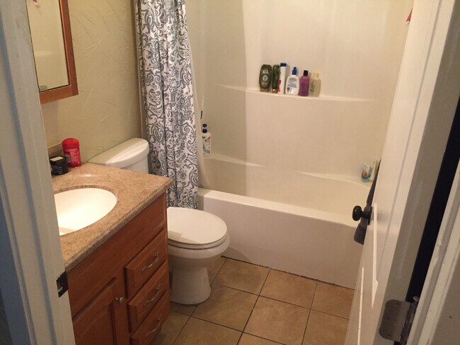 Building Photo - 3409 S Carolina Dr