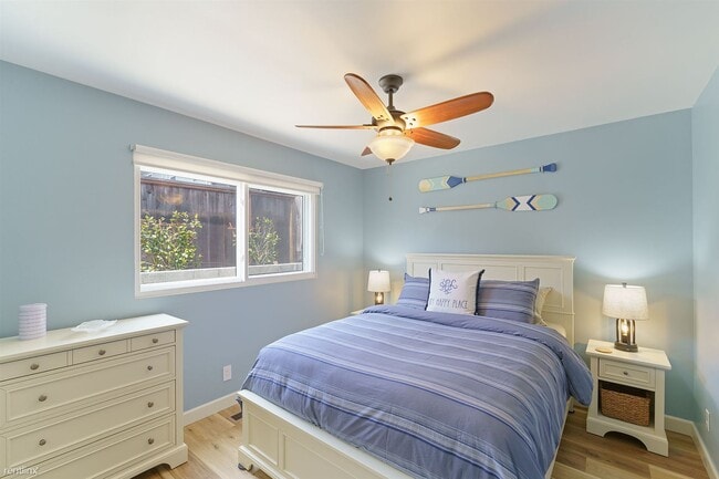 Building Photo - 3 br, 1.5 bath House - 3853 Ocean Spray