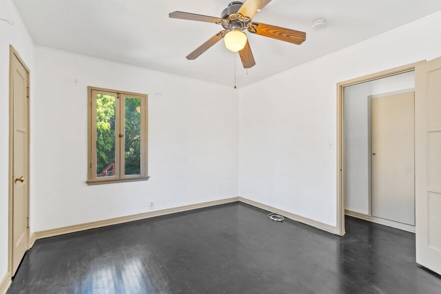 Building Photo - 6617 Waring Ave