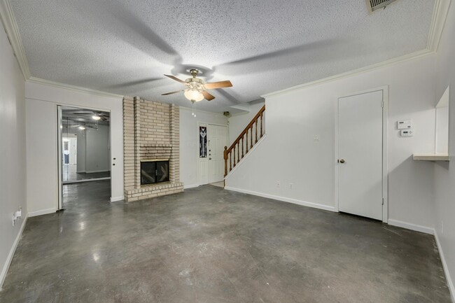 Building Photo - 8400 Jamestown Dr