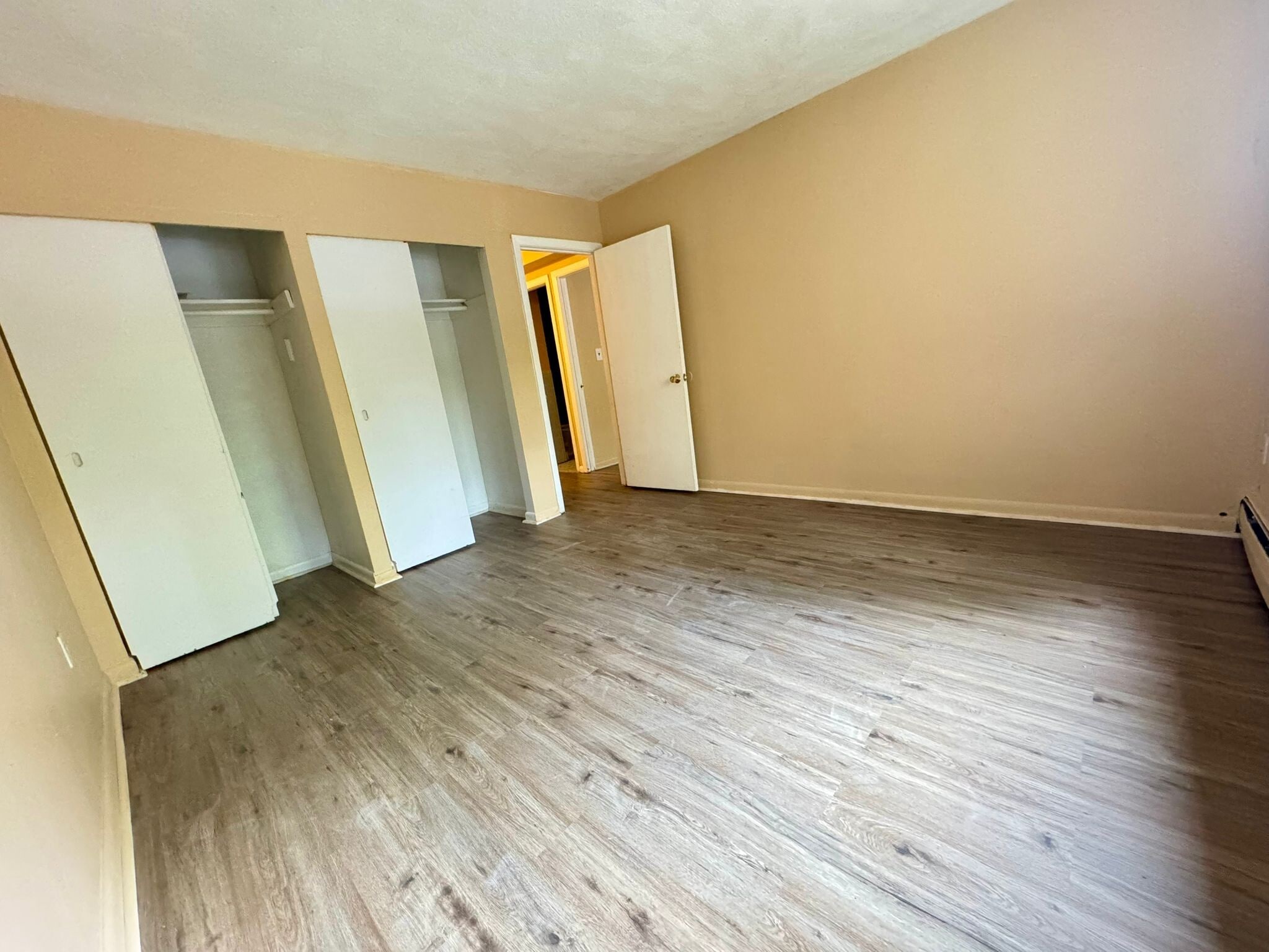 Building Photo - 32 Whites Ave