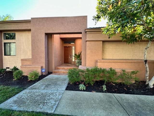 Primary Photo - 4009 W Lakeshore Dr