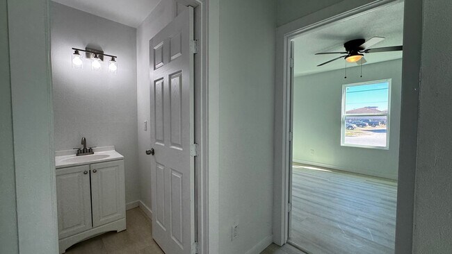 Building Photo - 2BD APARTMENT WITH WATER PAID!!