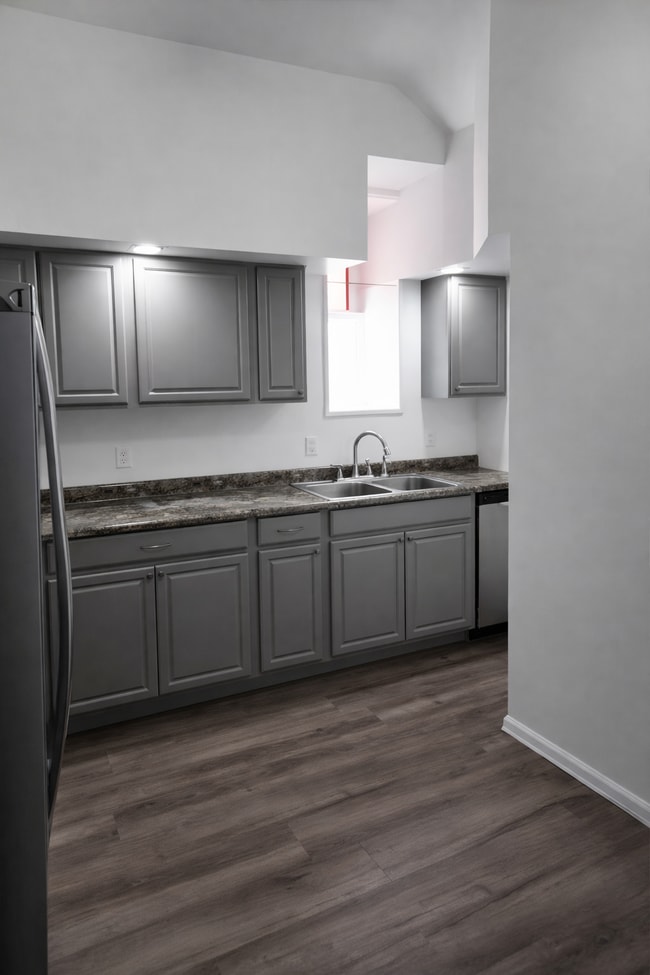 Building Photo - 500 Hill St