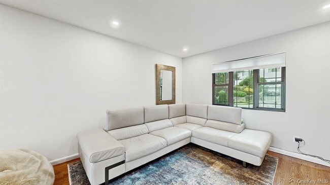 Building Photo - 17 Arthur Pl