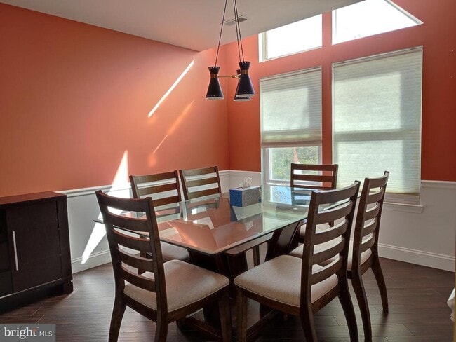 Building Photo - 7671 Coachlight Ln