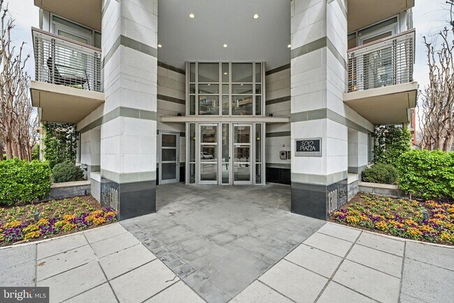 Building Photo - 1300 13th St NW