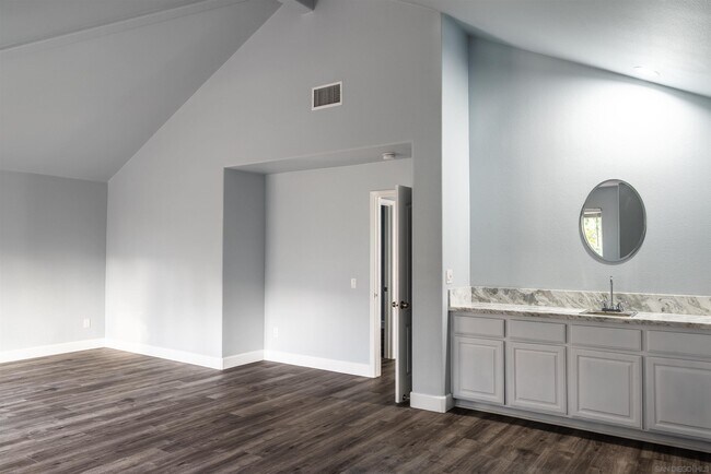 Building Photo - 2930 Doreet Way