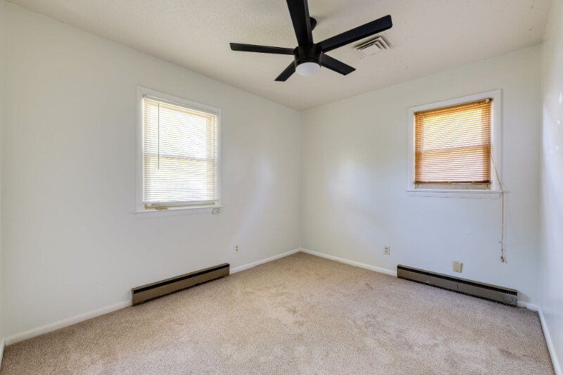 Building Photo - 8968 Tidewater Dr