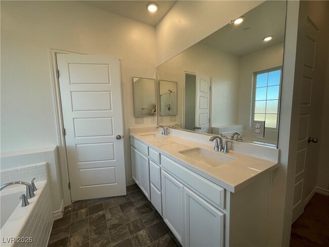 Building Photo - 20 Barbara Ln