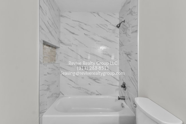 Building Photo - 15796 Kerstyn St