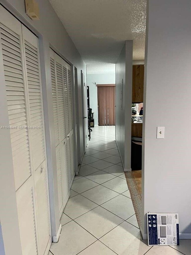 Building Photo - 9787 Riverside Dr