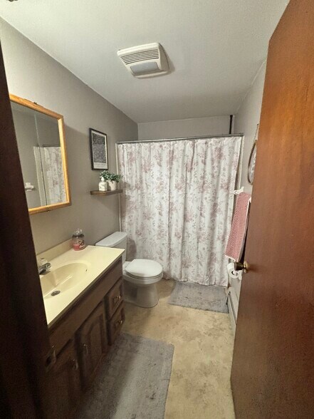 Bathroom - 169 Jefferson Ave