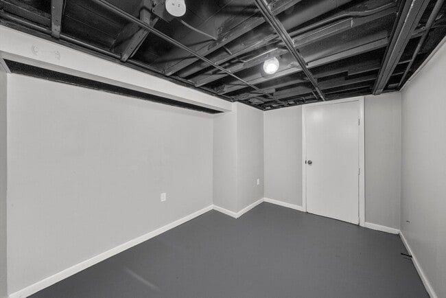 Building Photo - 2131 170th St