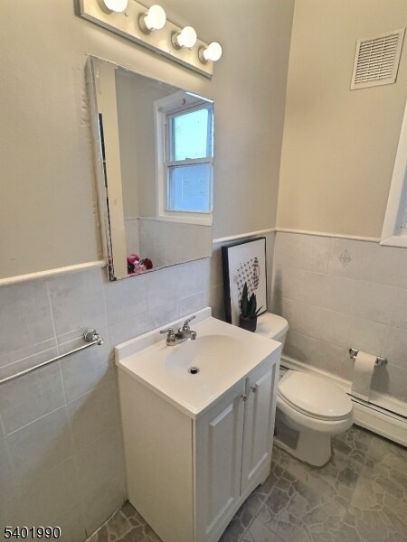 Building Photo - 581 Walnut St