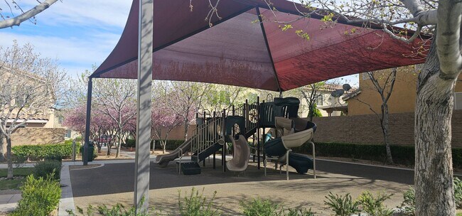 Building Photo - Beautiful 2 bedroom home for rent