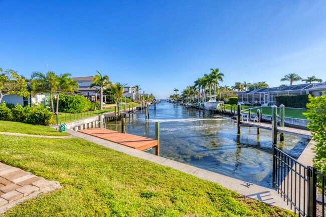 Building Photo - 1155 Bogey Ln