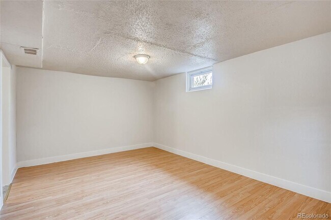 Building Photo - 4325 Navajo St