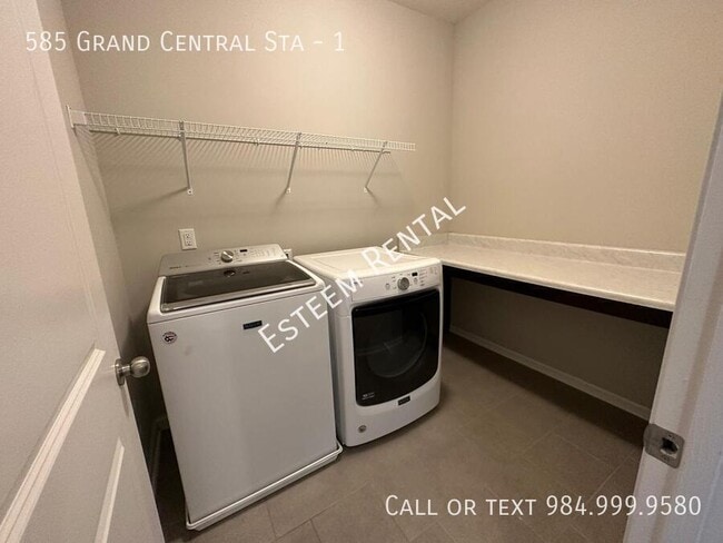 Building Photo - 585 Grand Central Sta