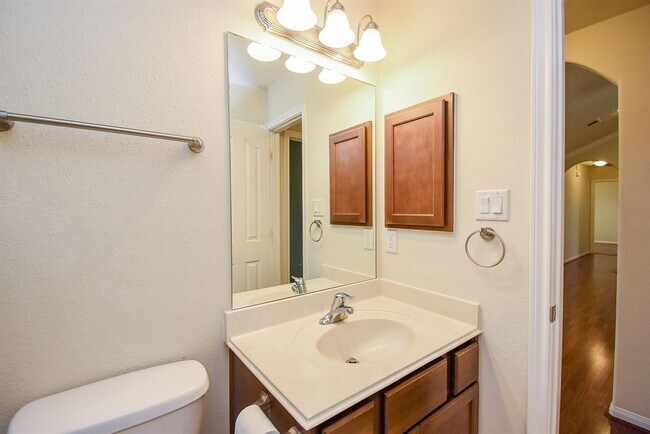 Building Photo - 231 S Lantana Cir