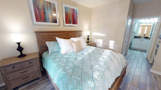 Building Photo - 5000 Culbreath Key Way