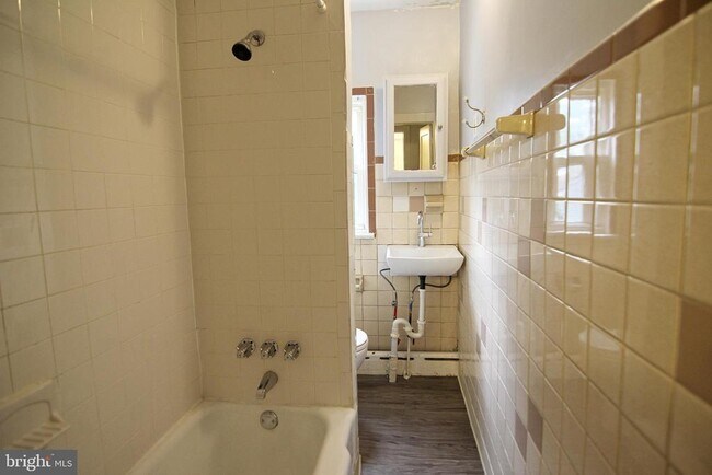 Building Photo - 107 W 3rd St