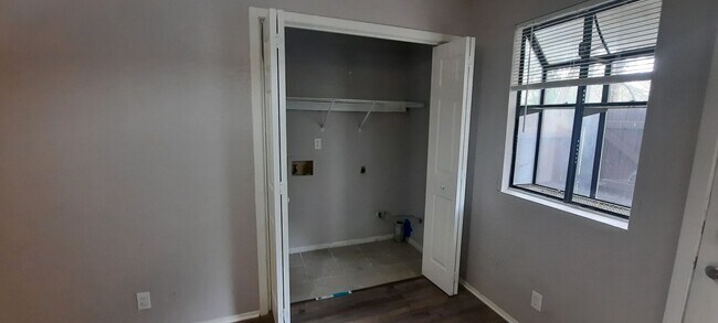 Building Photo - 823 Taulbee Ln