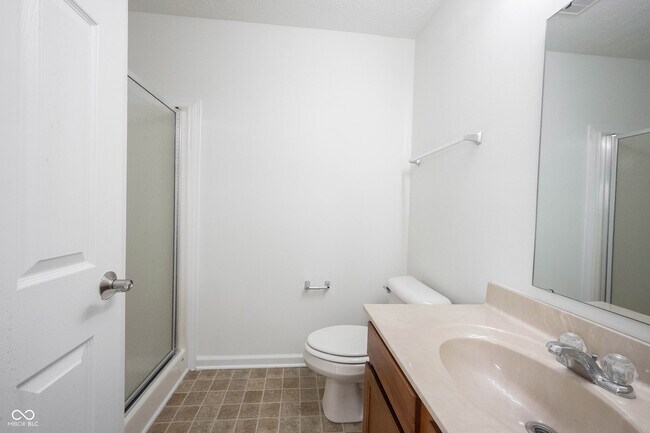 Building Photo - 9009 Mercer Dr