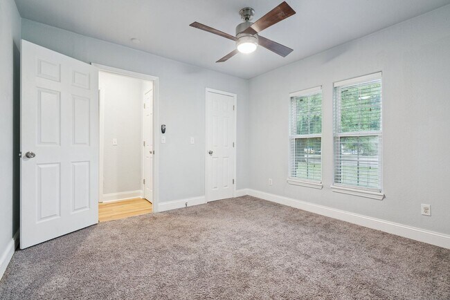 Building Photo - For Rent: Spacious 3-Bedroom, 2-Bath Home