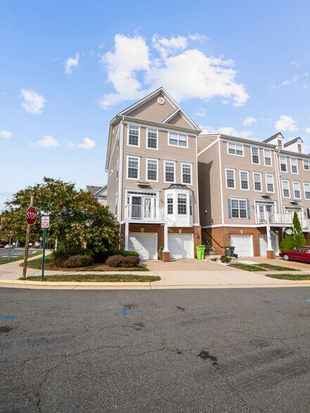 Building Photo - 2498 Curie Ct