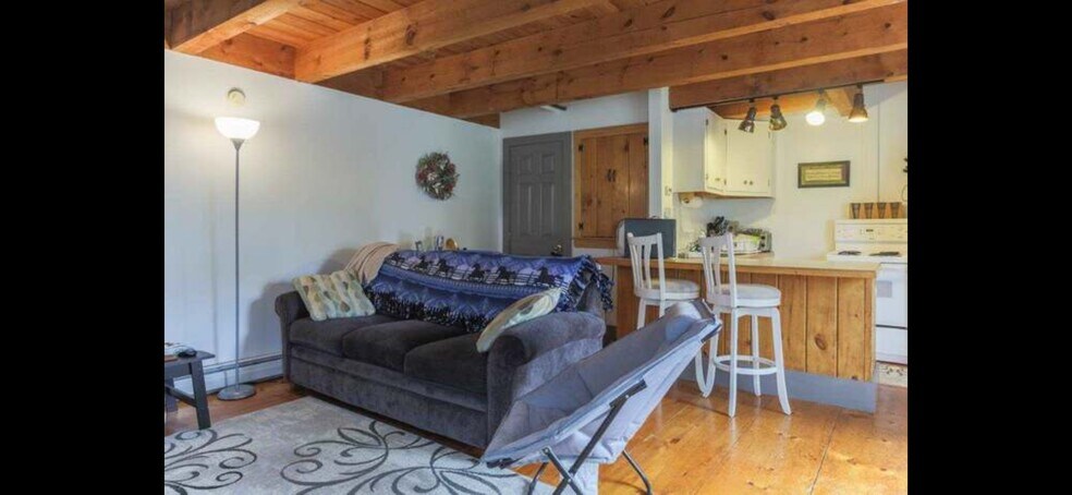 Building Photo - 126 6th St