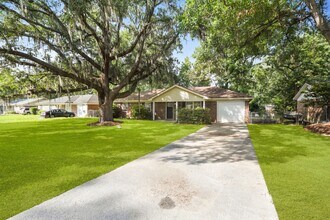 Building Photo - Settle Into Comfort in This Charming 3-Bedroom Home in Larchmont Estates