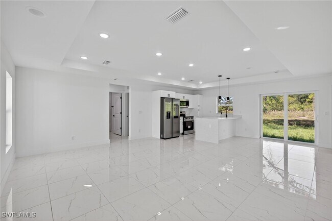 Building Photo - 366 Butler Ave S