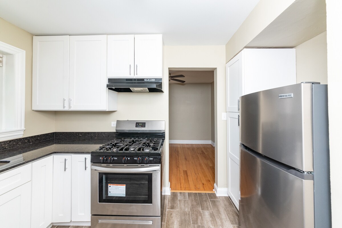 Building Photo - 227 Custer Ave