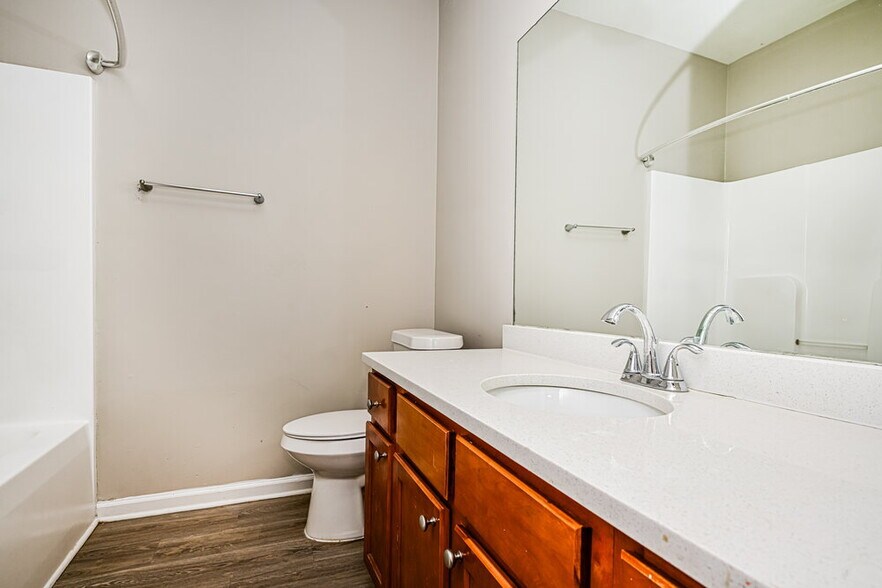 Building Photo - 512 Anglewood Trace