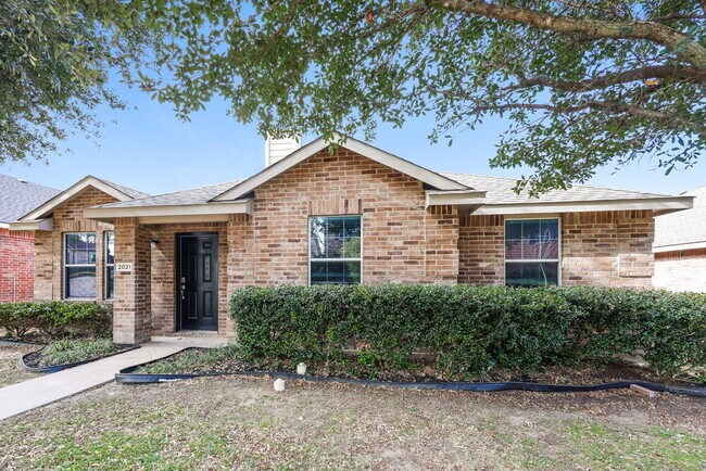 Building Photo - 2021 Bentwood St