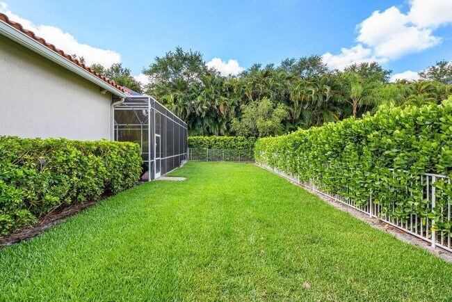 Building Photo - 4675 Manderly Dr