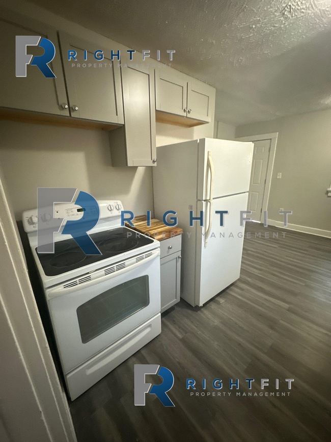 Building Photo - 3 bedroom 1 bathroom