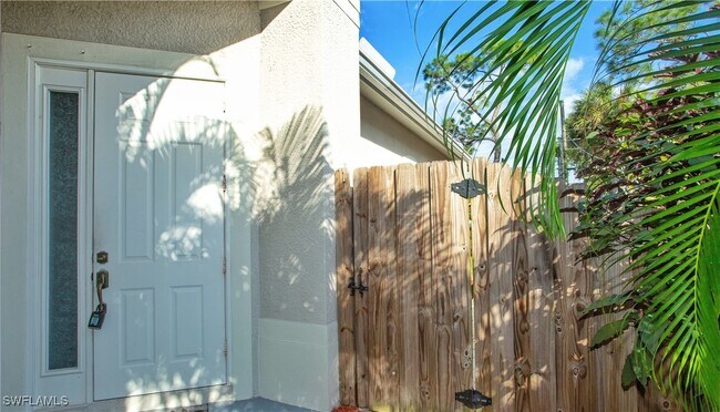 Building Photo - 3555 Poinsettia Ave